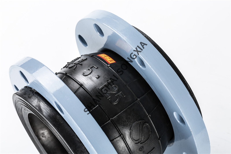 DN125二次增壓設(shè)備橡膠接頭的優(yōu)勢(shì)體現(xiàn)在哪里？