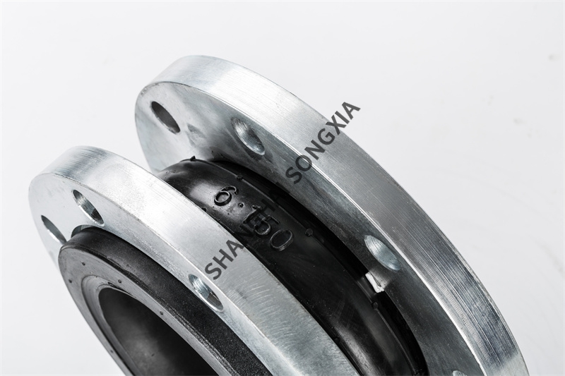 DN150閥門(mén)配套橡膠接頭為何是黑色的？